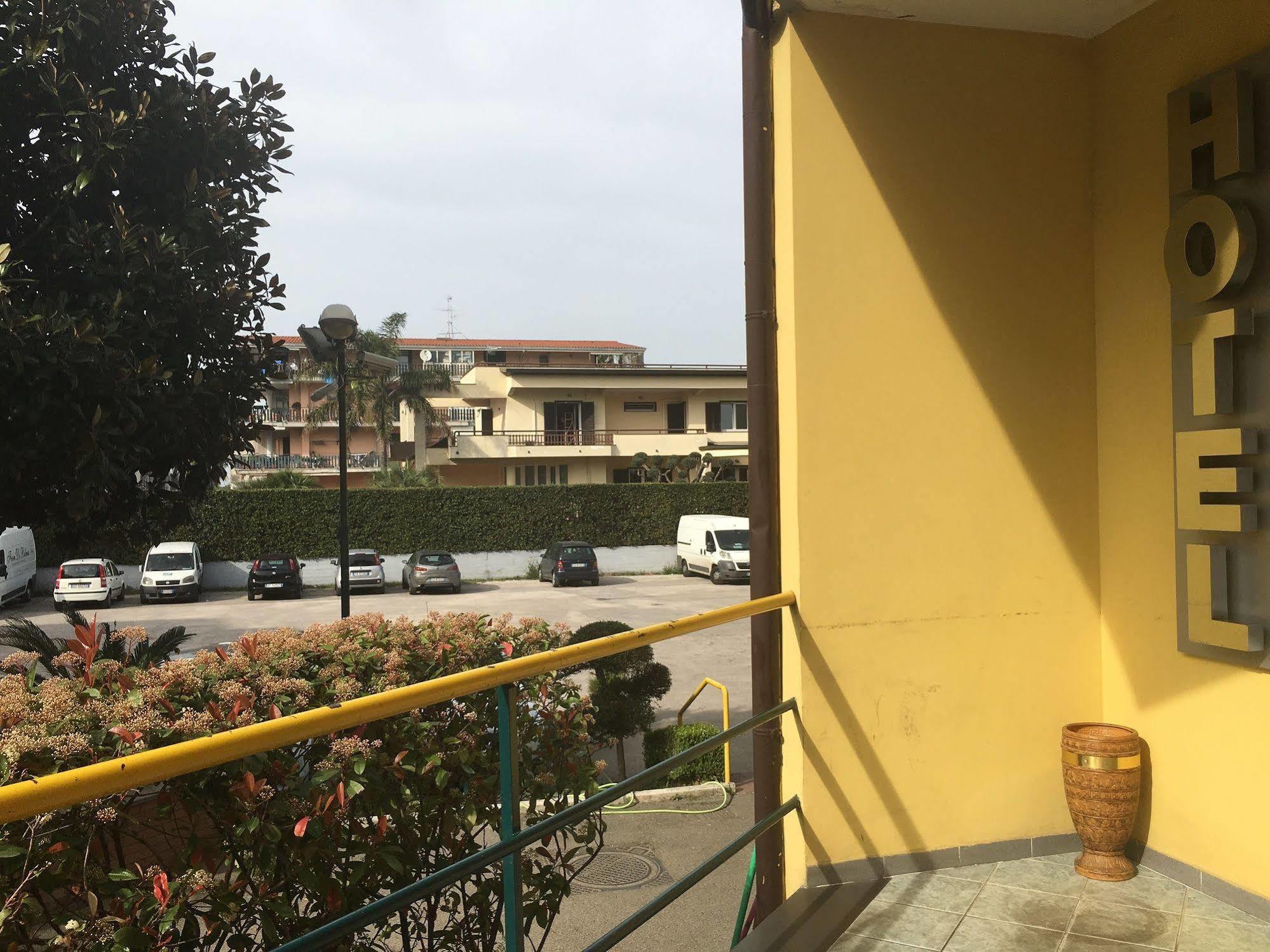 Hotel Stefano A Melito Melito di Napoli Ngoại thất bức ảnh